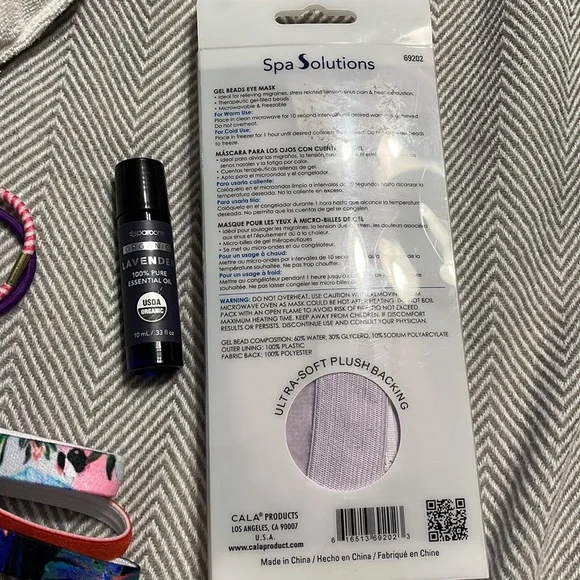 NEW Spa Kit. 3 Nike colorful headbands, eye mask, lavender essential oil… - Picture 5 of 5